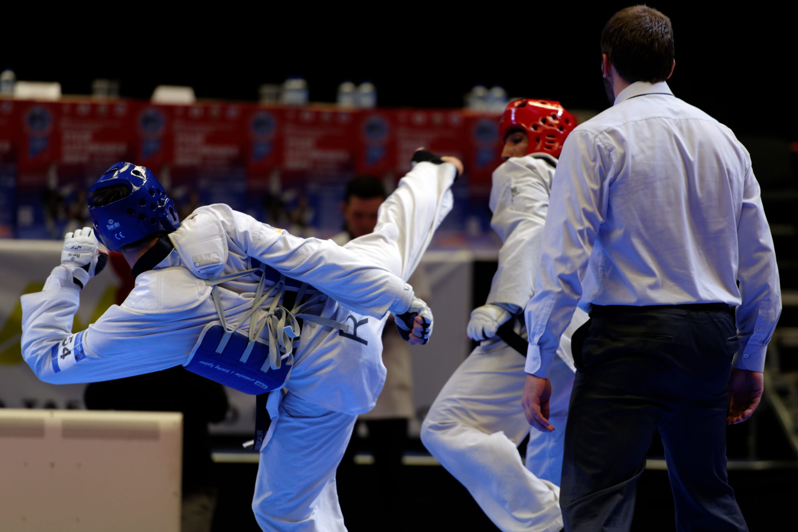 Scopri di più sull'articolo OPES Taekwondo: Ruggiero Lanotte impegnato nella formazione di futuri maestri e arbitri